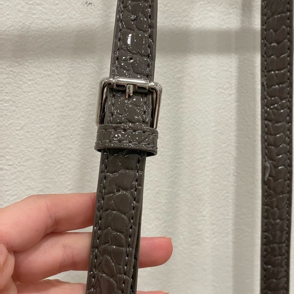 HVISK Cayman Mini Crossbody Bag Grey Embossed Bag With Extra Link Strap - Picture 5 of 10